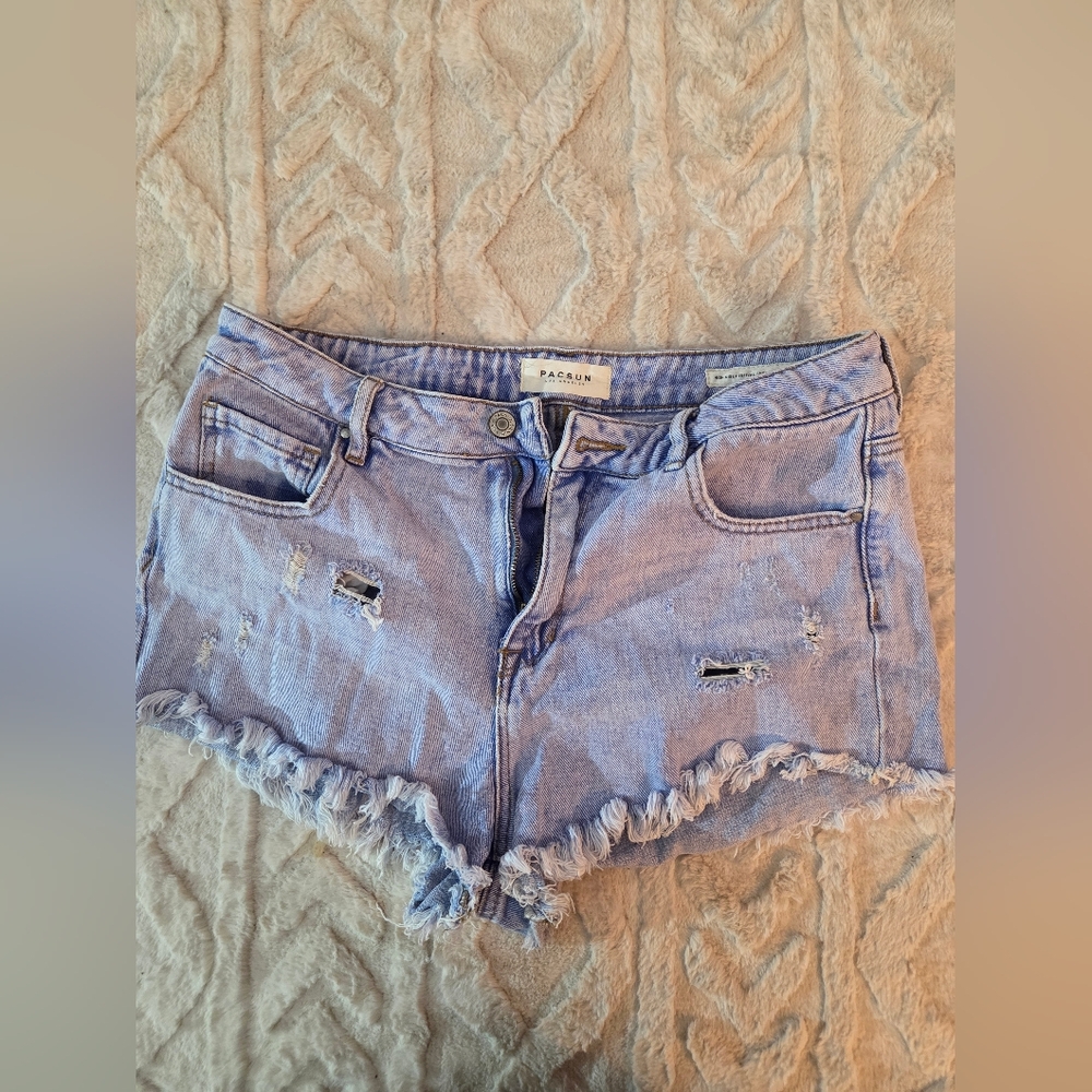 Chic PacSun Women's Light Wash Distressed Denim Shorts - Light Blue Size 30 - Picture 1 of 5